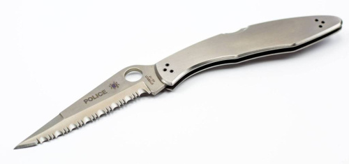 Складной нож Spyderco Police Full Serrated Edge фото 4 Складной нож Spyderco Police Full Serrated Edge фото 4